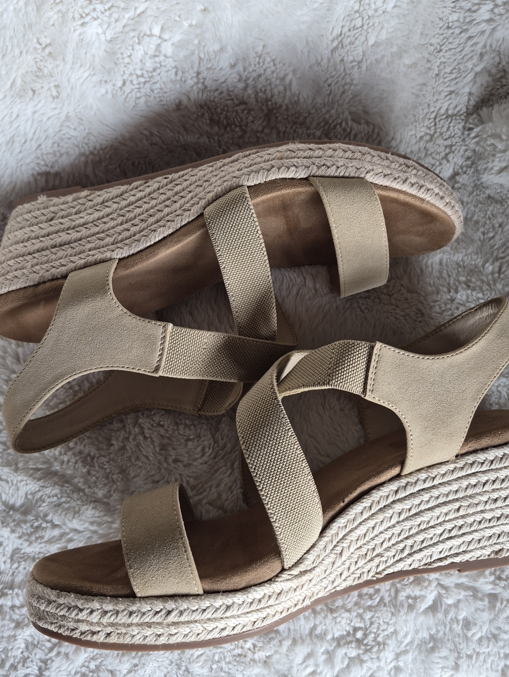 Wedge Criss Cross Stretch Low Sandals Womens Sz 10W Neutral Tan Minimalist - Picture 2 of 8